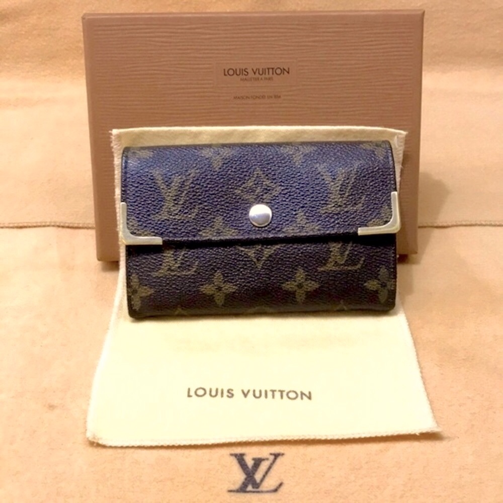 Louis Vuitton Monogram Portefeiulle Tresor with Gold Trim Edges - Picture 15 of 15
